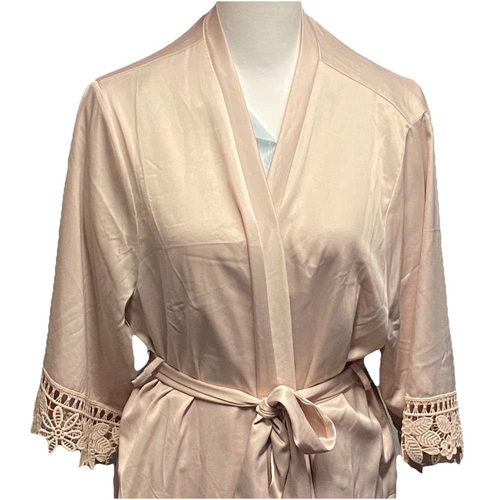 Le Rose Lauren Lace-Satin Pink Robe Size Medium Bridesmaids Bridal Wedding - Picture 3 of 8